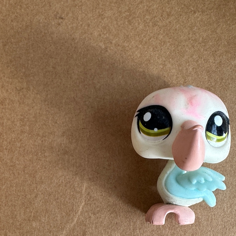 Littlest Pet Shop Authentic # 1672 Cream Blue Pelican Green Eyes